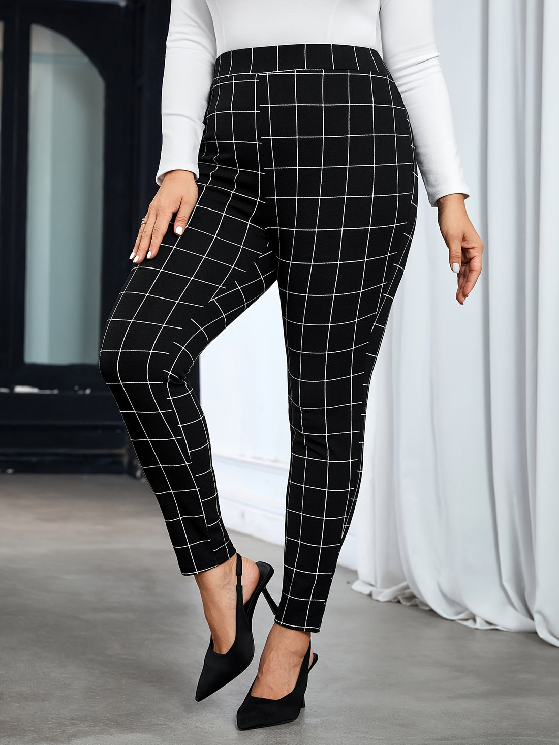 Chic Plus Size Grid-Patterned Skinny Pants - Stretch High-Waist Trousers for Women, Comfort-Fit for Daily Wear