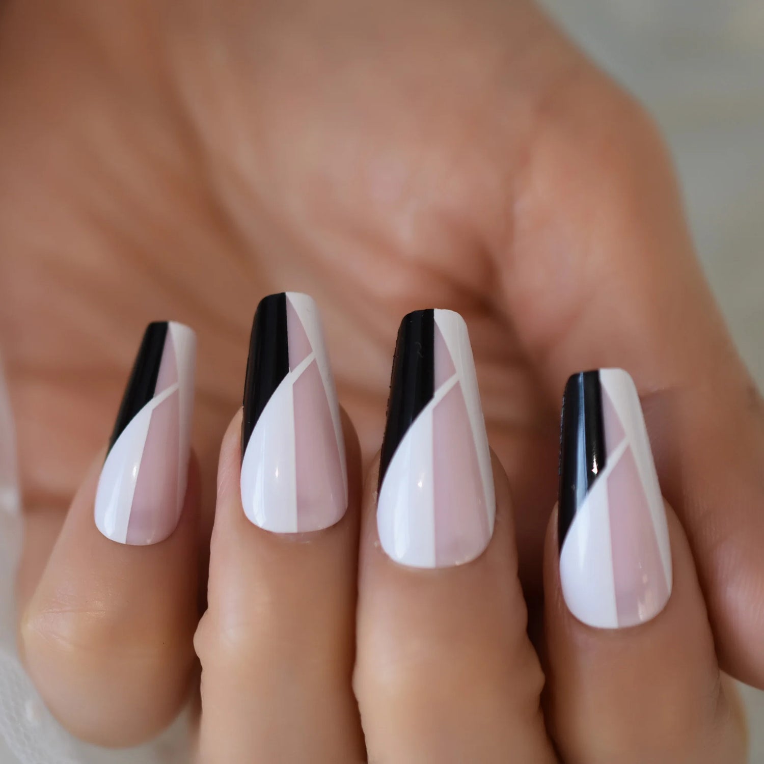 Medium Black White Ballerina False Nails Irregular Pattern Modern Press On Nails Glossy Artificial Nails