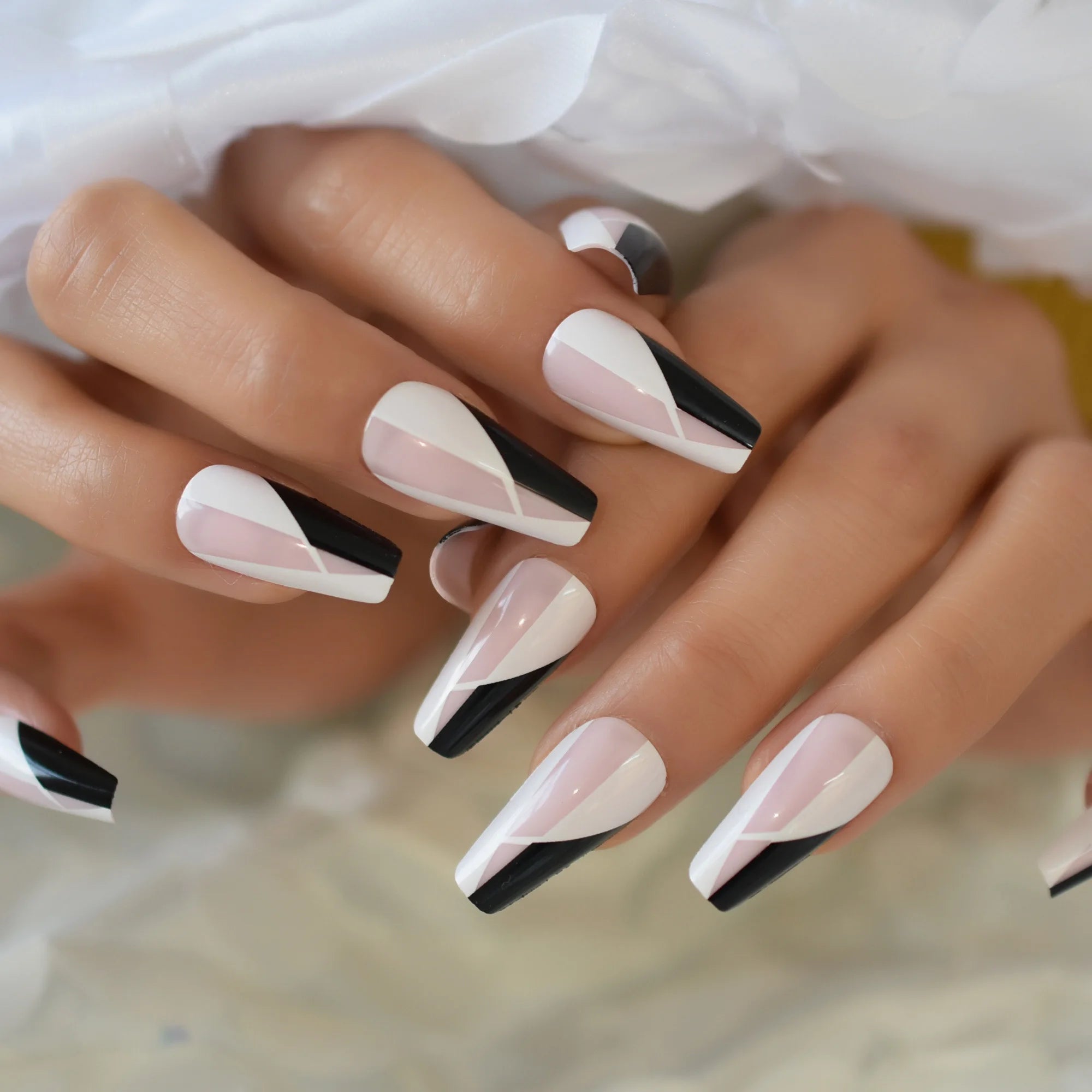 Medium Black White Ballerina False Nails Irregular Pattern Modern Press On Nails Glossy Artificial Nails