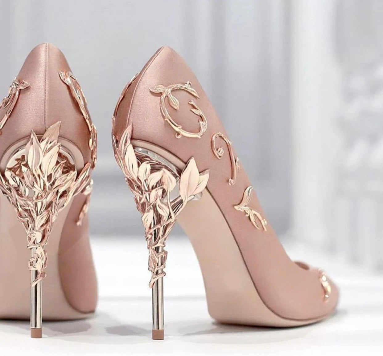 Luxury Women Shoes White pointe shoes Flower Heel Wedding Shoes Women Elegant Silk Brand Design heel shoes Ladies high heels