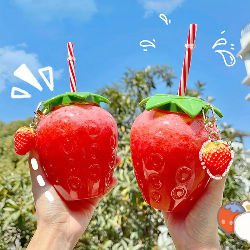 500ml Summer Cute Strawberry Straw Water Bottle Cartoon Food Grade PP Wide Application Milk Coffee Straw Cup Drinkware