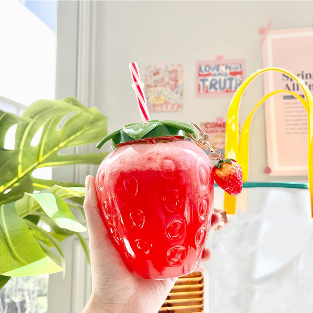 500ml Summer Cute Strawberry Straw Water Bottle Cartoon Food Grade PP Wide Application Milk Coffee Straw Cup Drinkware