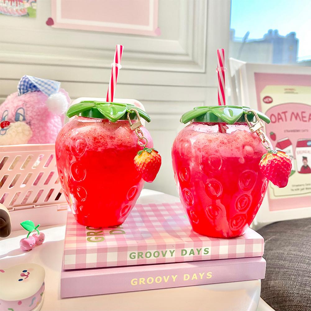 500ml Summer Cute Strawberry Straw Water Bottle Cartoon Food Grade PP Wide Application Milk Coffee Straw Cup Drinkware