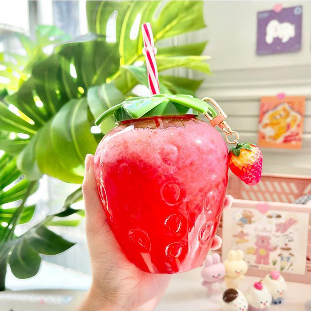 500ml Summer Cute Strawberry Straw Water Bottle Cartoon Food Grade PP Wide Application Milk Coffee Straw Cup Drinkware