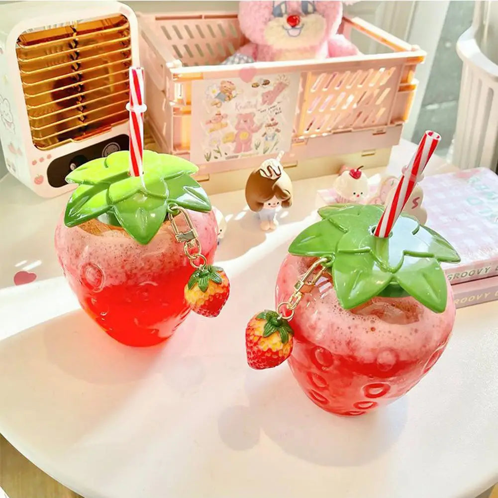 500ml Summer Cute Strawberry Straw Water Bottle Cartoon Food Grade PP Wide Application Milk Coffee Straw Cup Drinkware